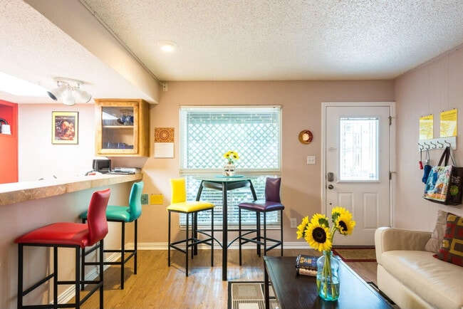 Building Photo - 2204 Trailside Dr Unit ID1054225P