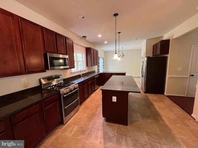 Photo - 47 Summerfield Ln