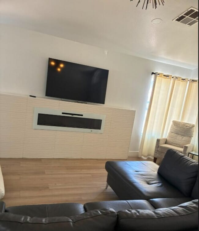 Photo - 4801 W Craig Rd Unit SI ID1620958P