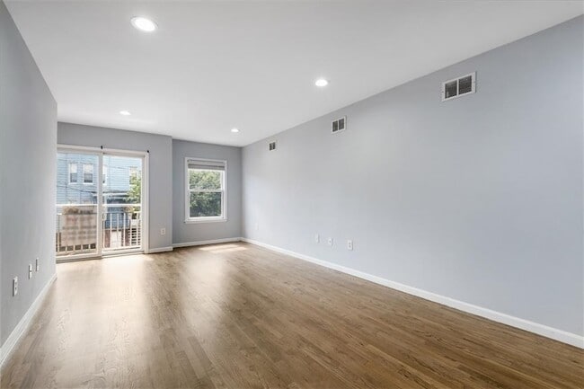 Photo - 150 Congress St