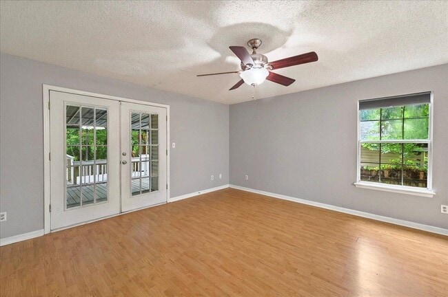 Photo - 3001 Oak Park Ct