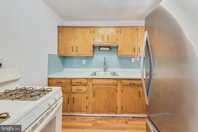 Photo - 9511 48th Ave