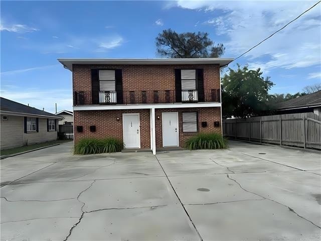 Photo - 1629 Feronia St