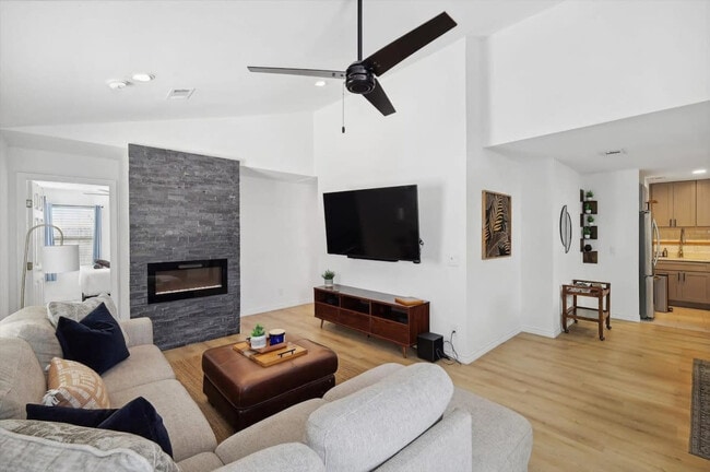 Photo - 1909 California Dr Unit ID1019615P