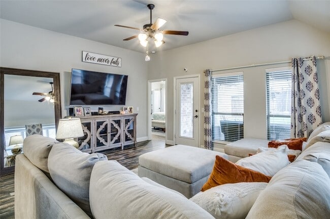 Photo - 11724 Tuscarora Dr