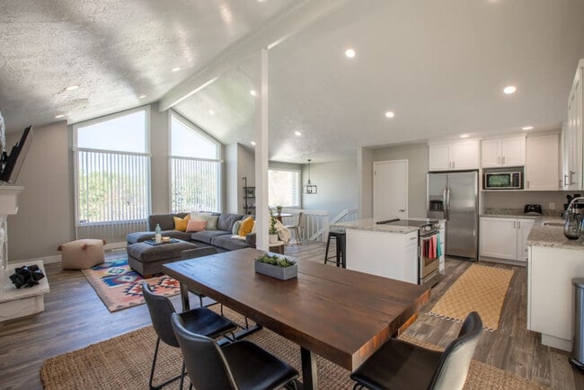 Photo - 2196 Karalee Way Unit ID1249824P