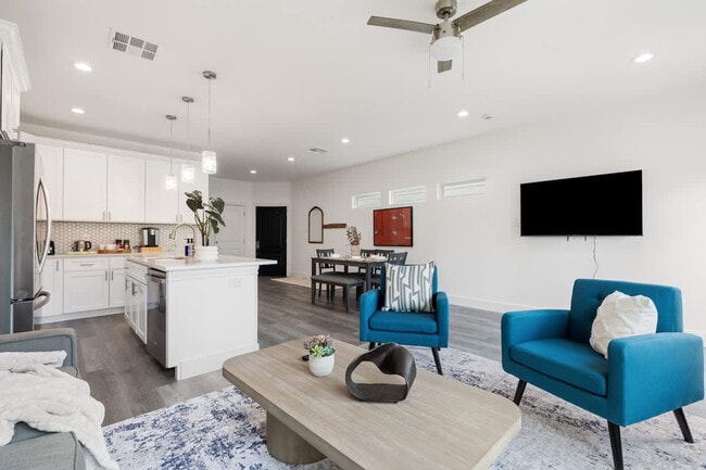 Photo - 4508 Noble St Unit ID1322511P