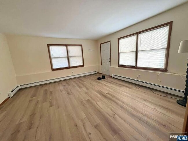 Photo - 402 Farnham Ave