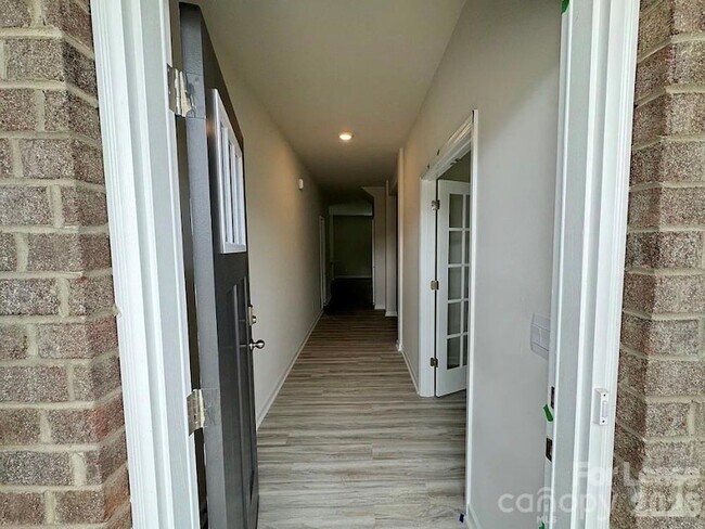 Photo - 1830 Vanderlyn St