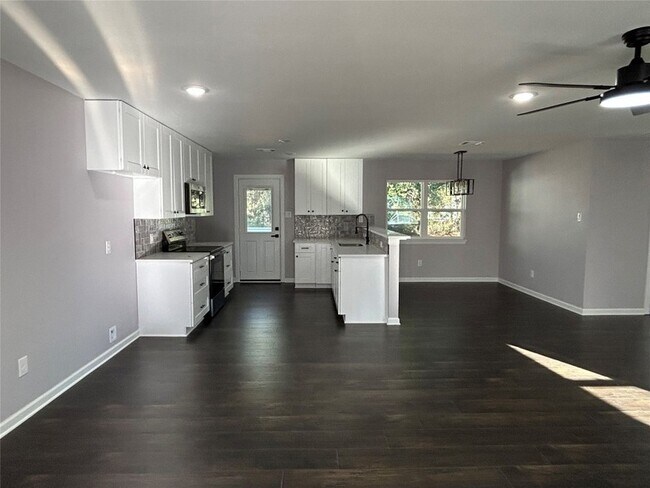Photo - 21057 Live Oak St
