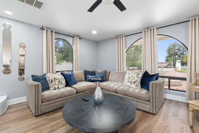 Photo - 1010 E Sorenson Cir Unit ID1309649P