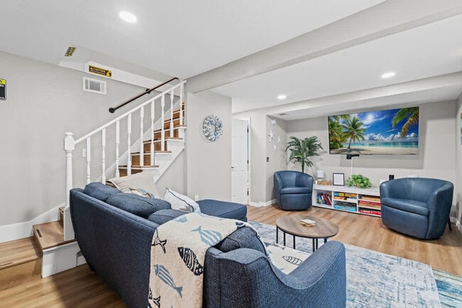 Building Photo - 10 Davis St Unit SI ID1578580P