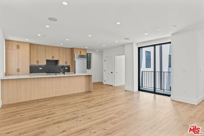 Photo - 5540 Tova Rd