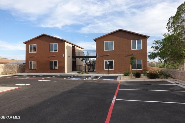 Building Photo - 6002 Pam McCall Ln Unit 3