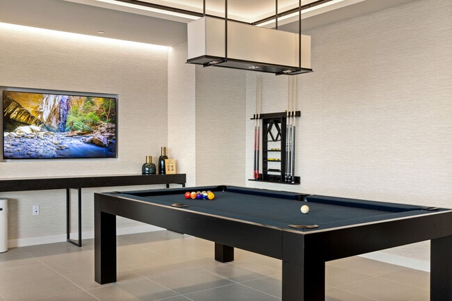400H apartments — community photo - 400H
