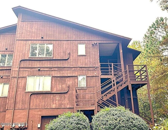 Building Photo - 602 Dover St Unit 602