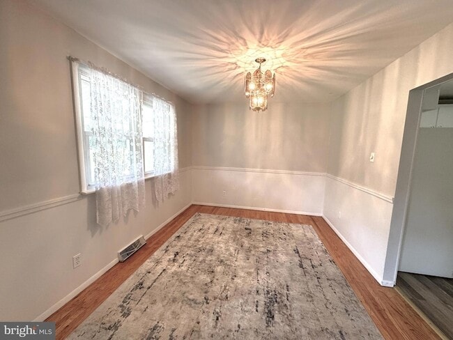 Photo - 310 Fish Pond Rd