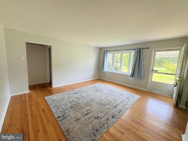 Photo - 310 Fish Pond Rd