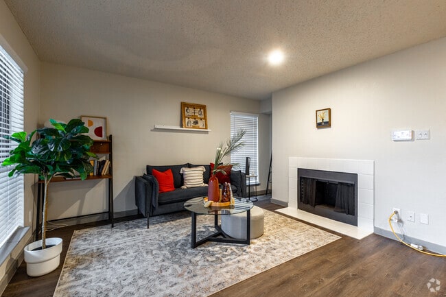 1BR, 1BA - 760SF - Living Room - BX5