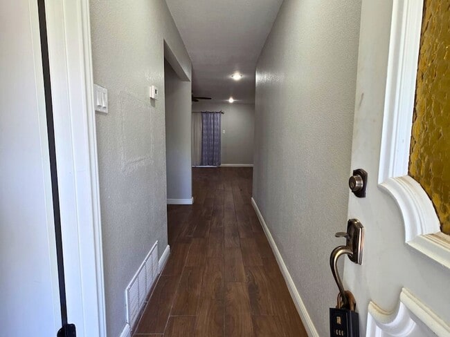 Photo - 209 Eller Ave