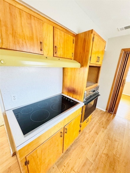 Photo - 2261 Springhill Dr