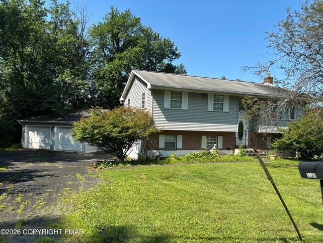 Photo - 2639 Lakeshore Dr