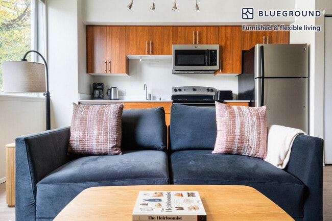 Photo - 4302 7th Ave NE Unit FL1-ID915