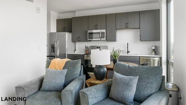 Building Photo - 1007 S Mint St Unit 700