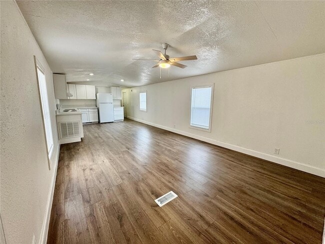 Photo - 112 Laureti Ln