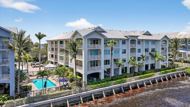 Building Photo - 275 NW Flagler Ave Unit 204