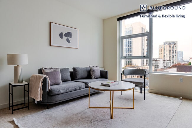 Building Photo - 10351 NE 10th St Unit FL6-ID973