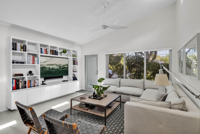 Building Photo - 420 NE 87th St Unit ID1290879P