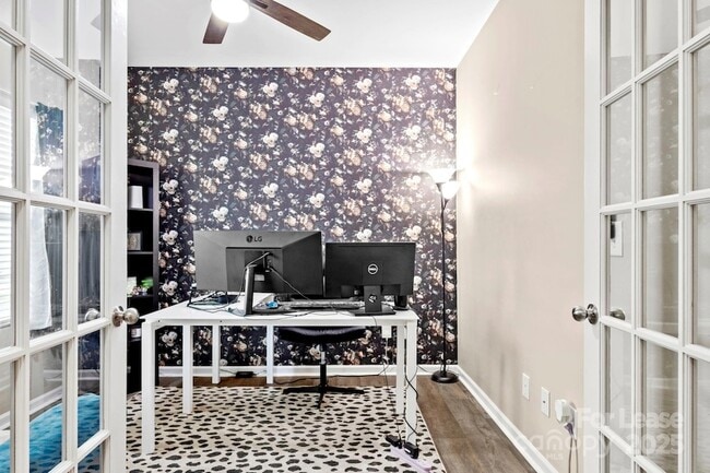 Photo - 467 Switch St