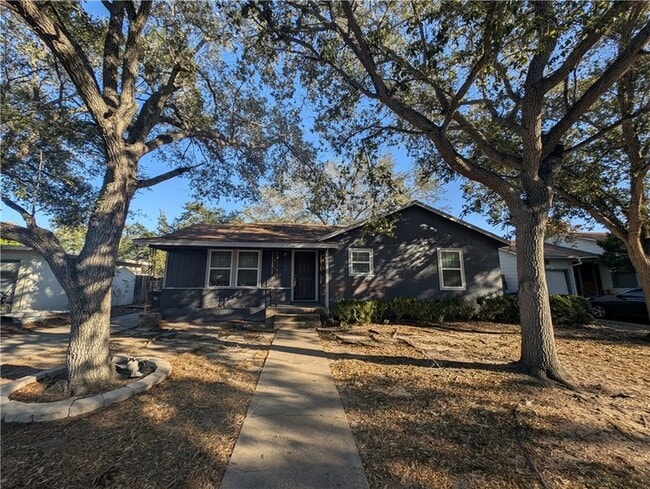 Photo - 4110 Lowman St