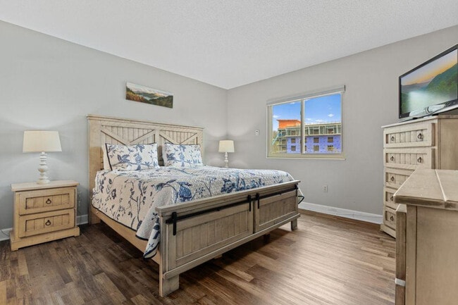 Photo - 3215 N River Rd Unit ID1266990P