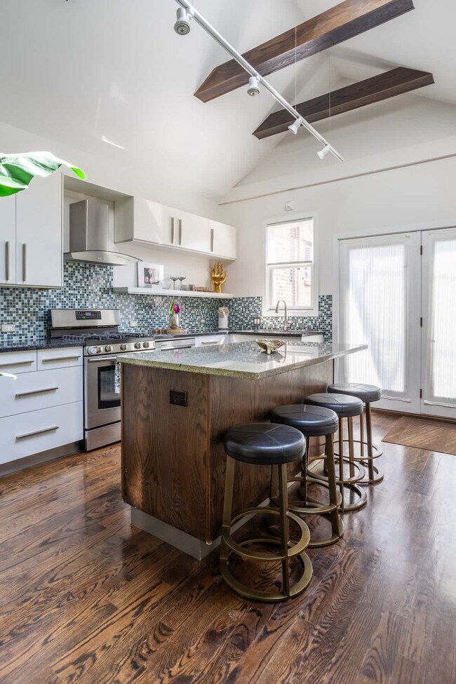 Photo - 4327 N Western Ave Unit ID1047957P