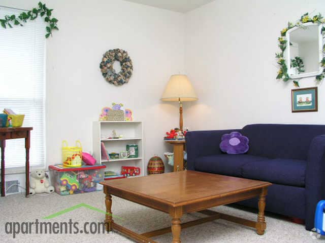 Third Bedroom - Townehouse Village Apartments