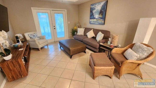 Photo - 9 Doral Dr