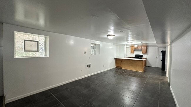 Photo - 5830 N Artesian Ave Unit G