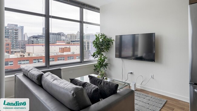 Photo - 347 W Chestnut St Unit 711.1404627