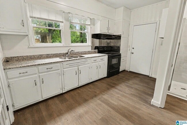 Photo - 2720 23rd St SW