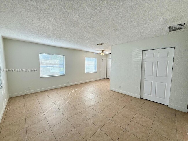 Photo - 1491 NW 20th St Unit 1