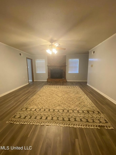 Photo - 144 Vaughn Ln