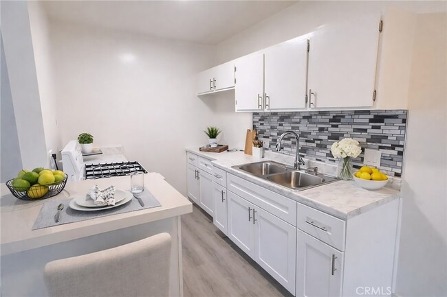 Photo - 1807 W Sumac Ln Unit B