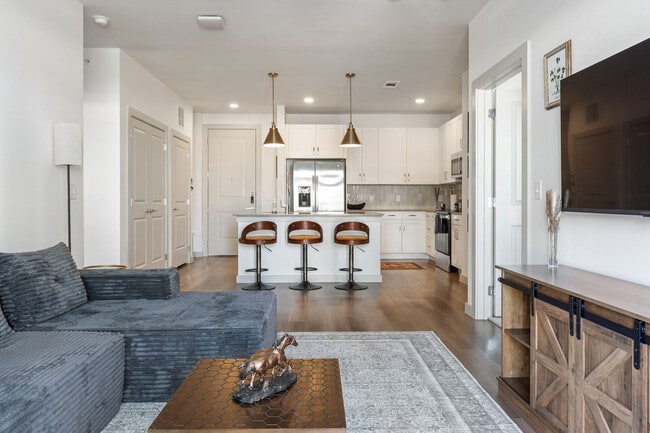 Photo - 1301 Leah Ave Unit SI FL1-ID1499096P