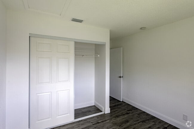 3BR, 1.5BA - 1,167SF - Primary Bedroom - Spinnaker Landing Apartments