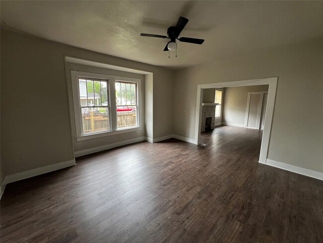 Photo - 2394 Avenue A