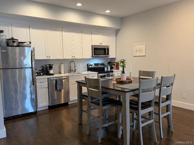 Photo - 8789 W Main St