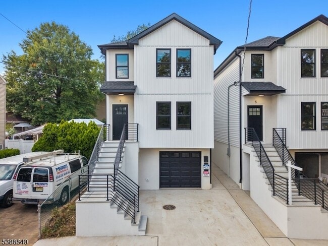 Building Photo - 7 Montclair Ave