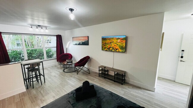Photo - 1125 NE 80th St Unit SI ID1633096P